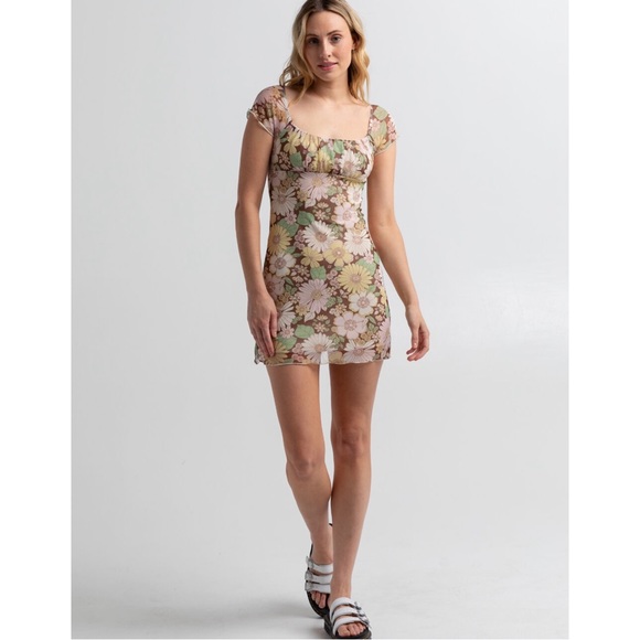 RSQ Women’s Floral Mesh Emma Dress 🤍🌼🌿 - Picture 1 of 12